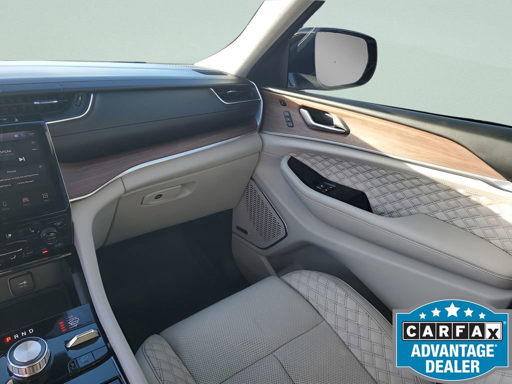 Used 2023 Jeep Grand Cherokee L Summit w/ Luxury Tech Group V image 14
