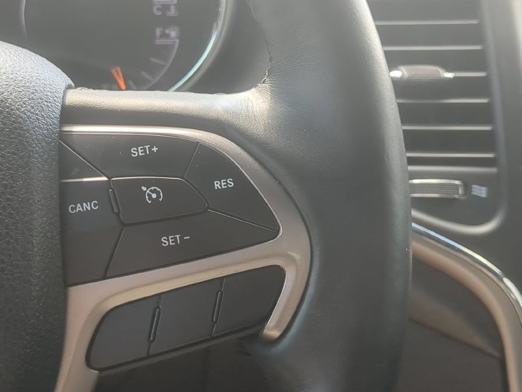 Used 2018 Jeep Grand Cherokee Altitude AWD/4WD image 18