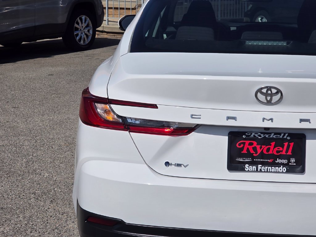 Used 2025 Toyota Camry LE FWD image 8