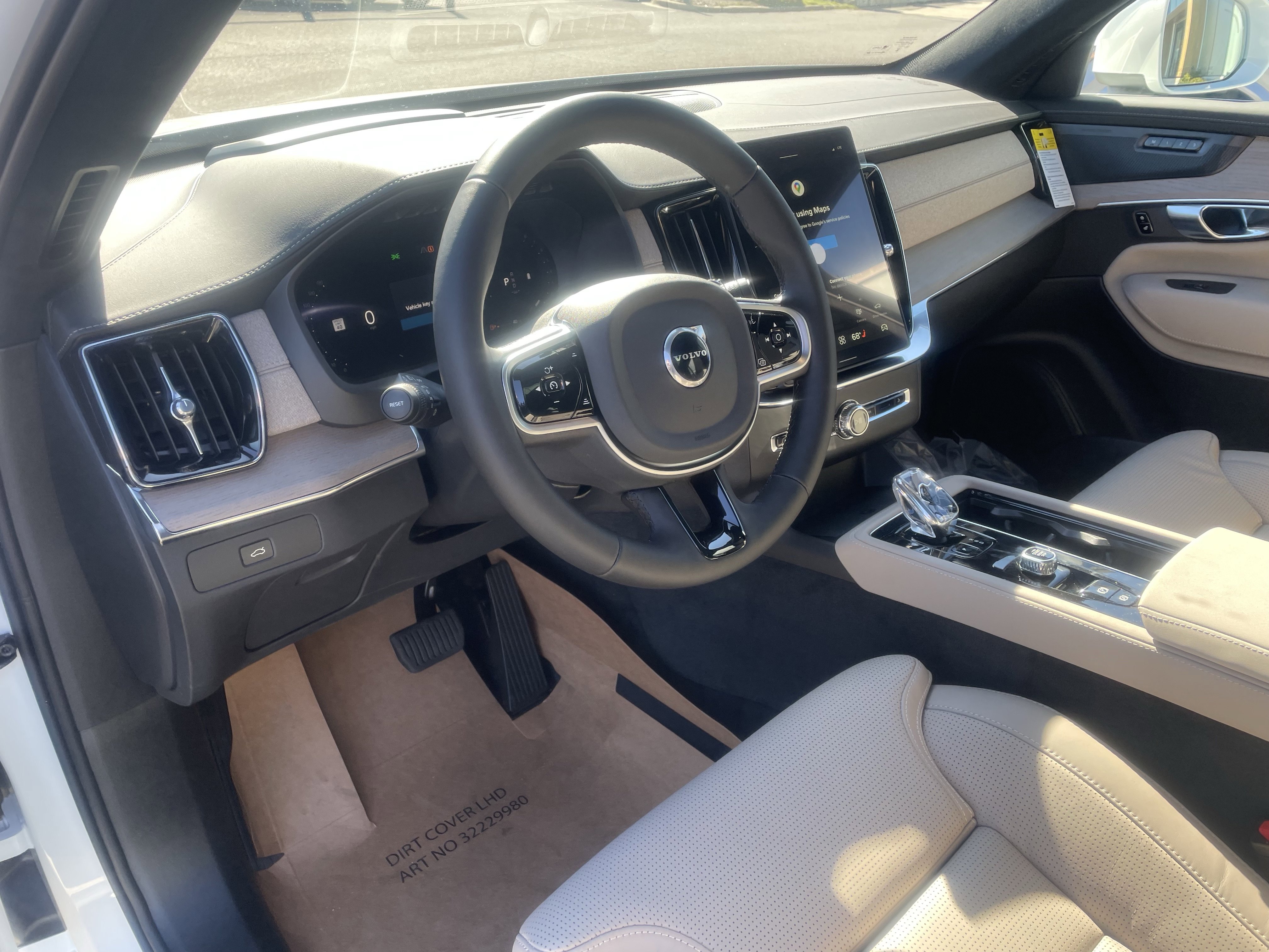 New 2026 Volvo XC90 B6 Ultra w/ Lounge Package image 17