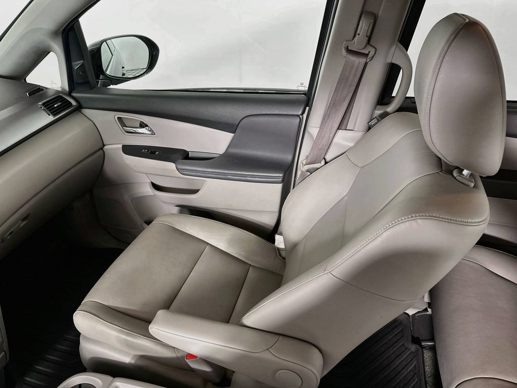 Used 2014 Honda Odyssey Touring image 25