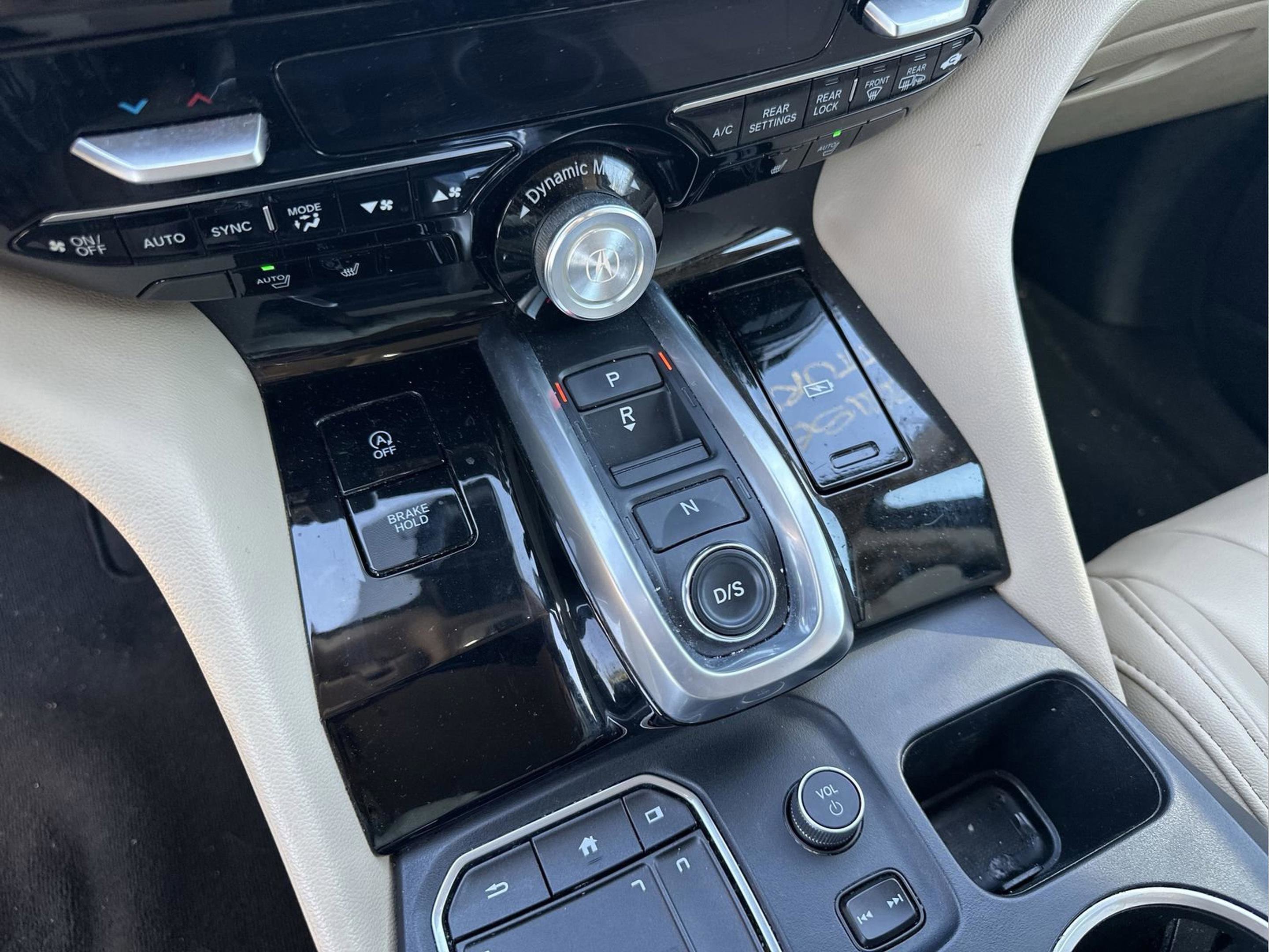 Used 2023 Acura MDX FWD image 16