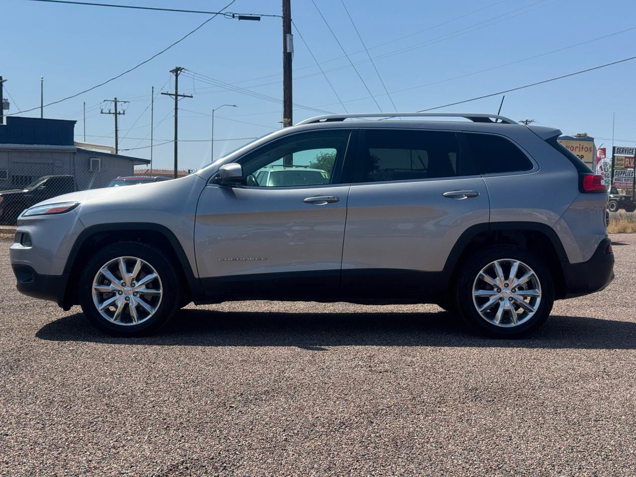 Used 2016 Jeep Cherokee Limited FWD image 3
