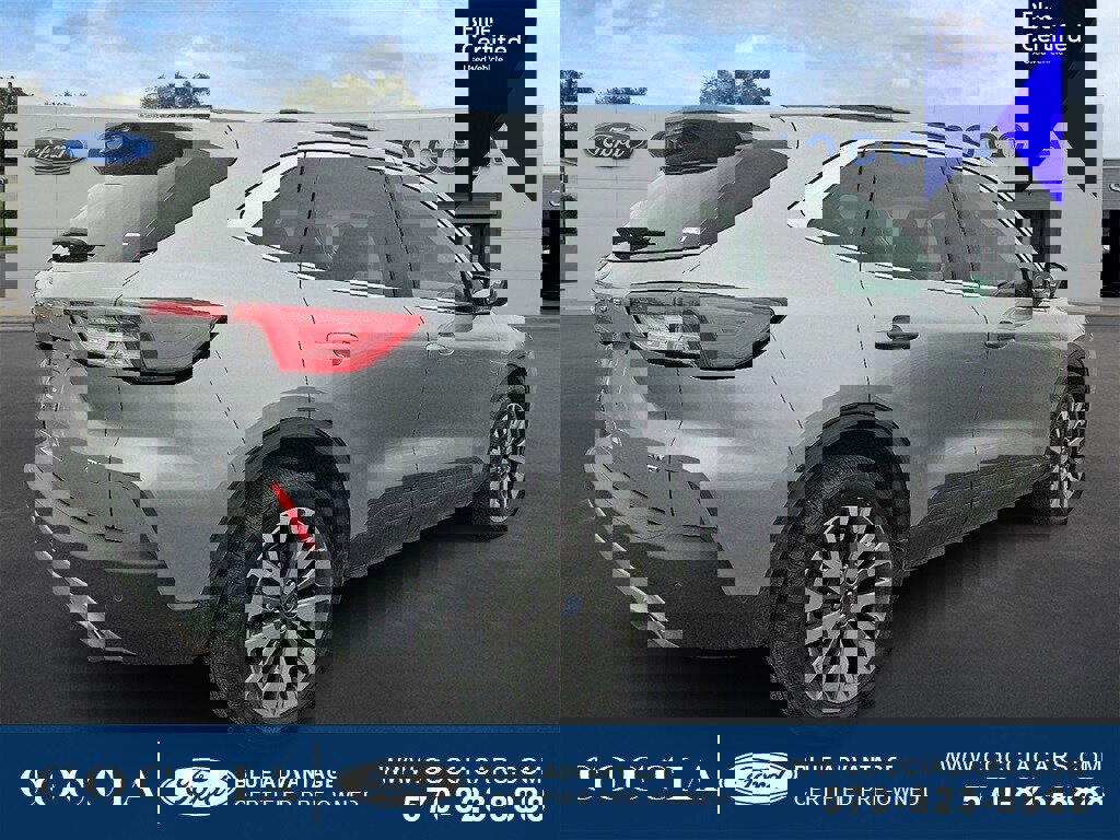 Certified 2022 Ford Escape Titanium image 4