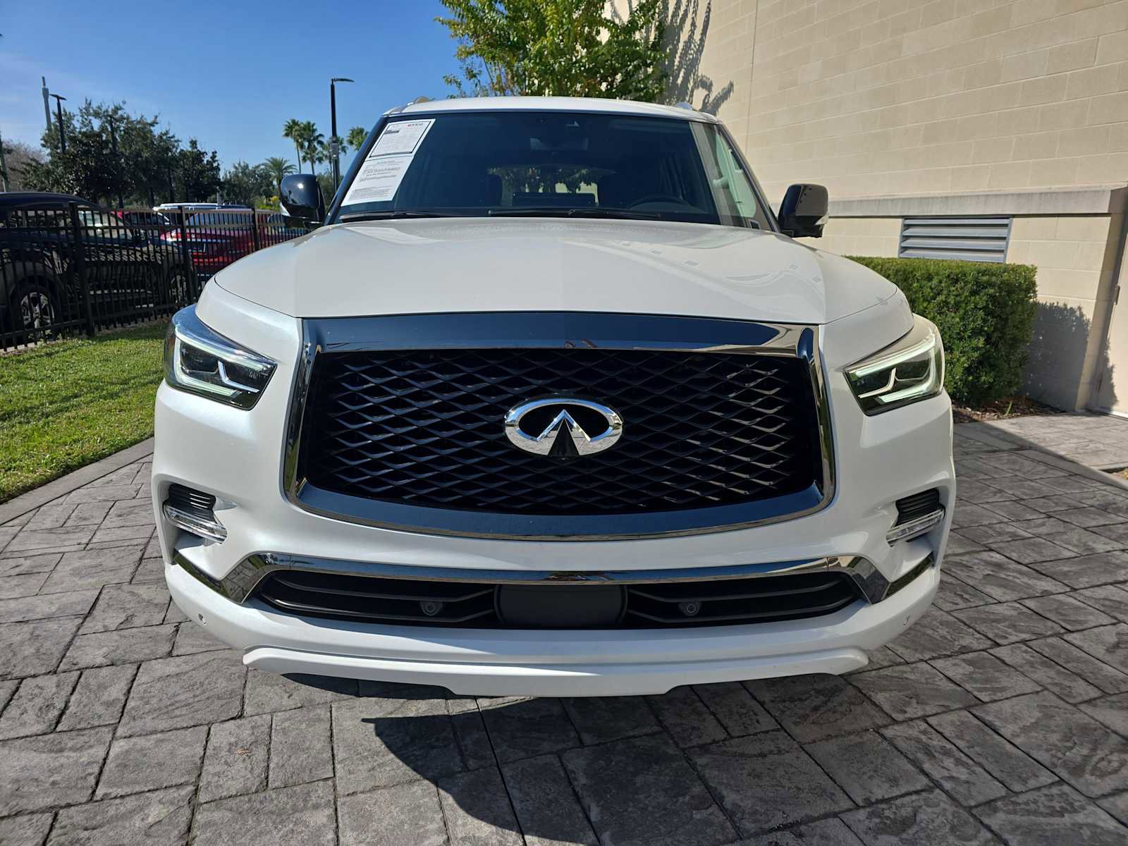 Certified 2024 INFINITI QX80 Premium Select w/ Cargo Package image 2