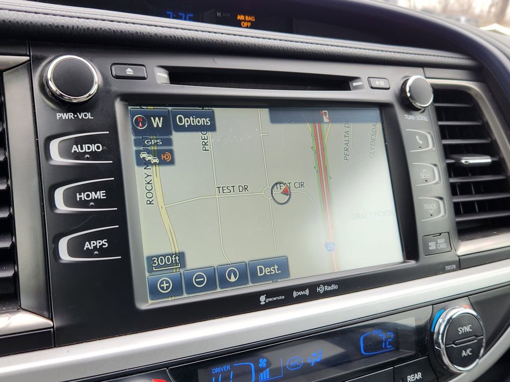 Used 2017 Toyota Highlander XLE image 24