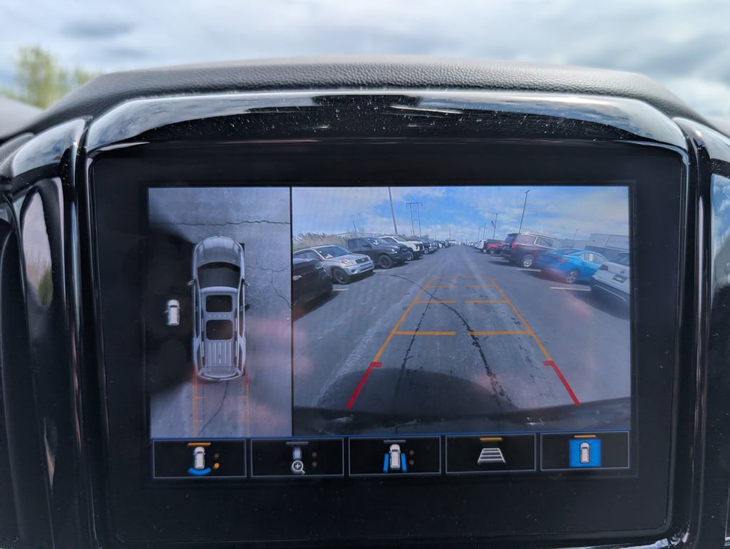Used 2023 Chevrolet Traverse LT w/ Rear Camera Mirror Package AWD/4WD image 17