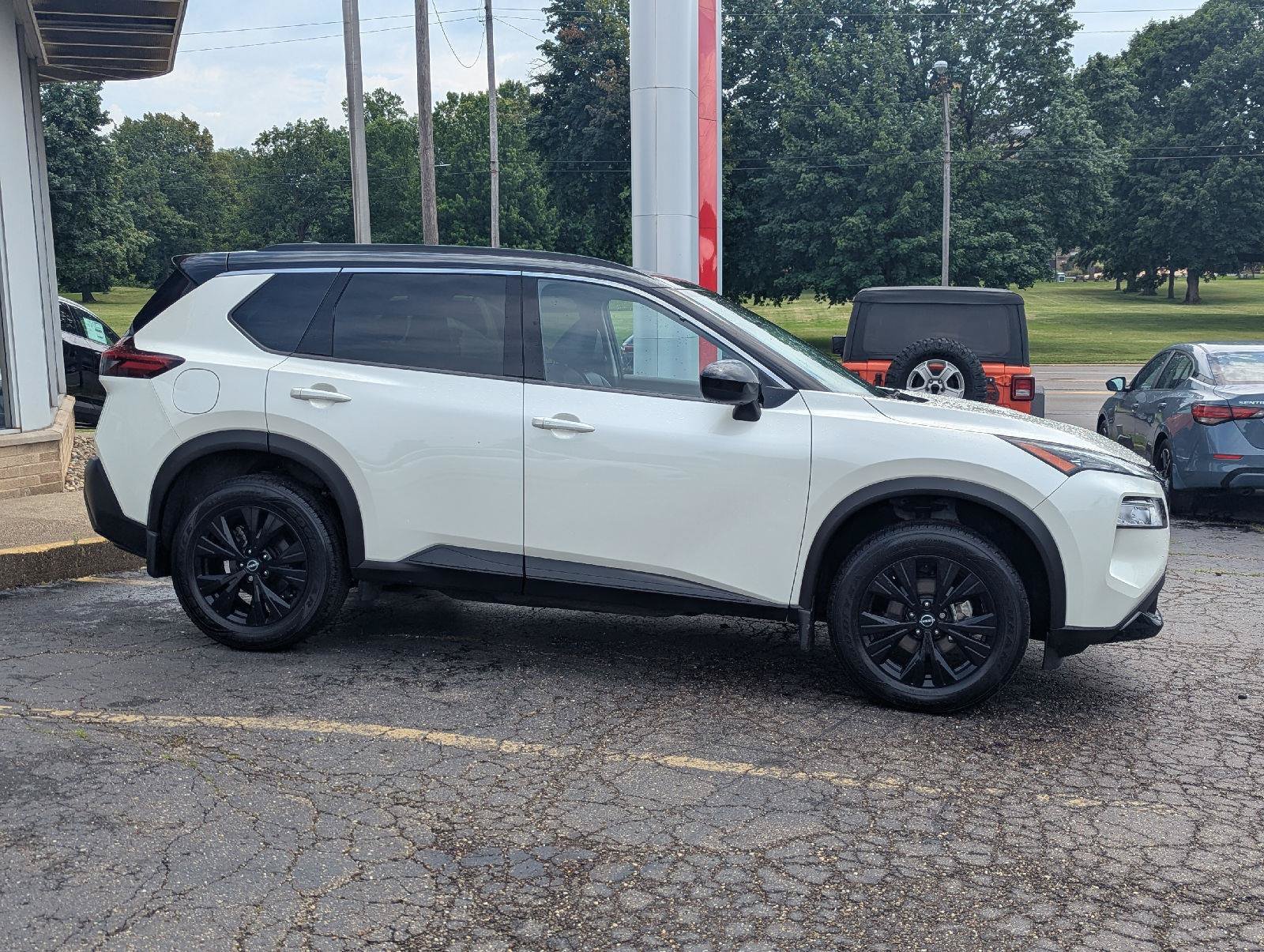 Used 2023 Nissan Rogue SV w/ SV Premium B Package AWD/4WD image 11
