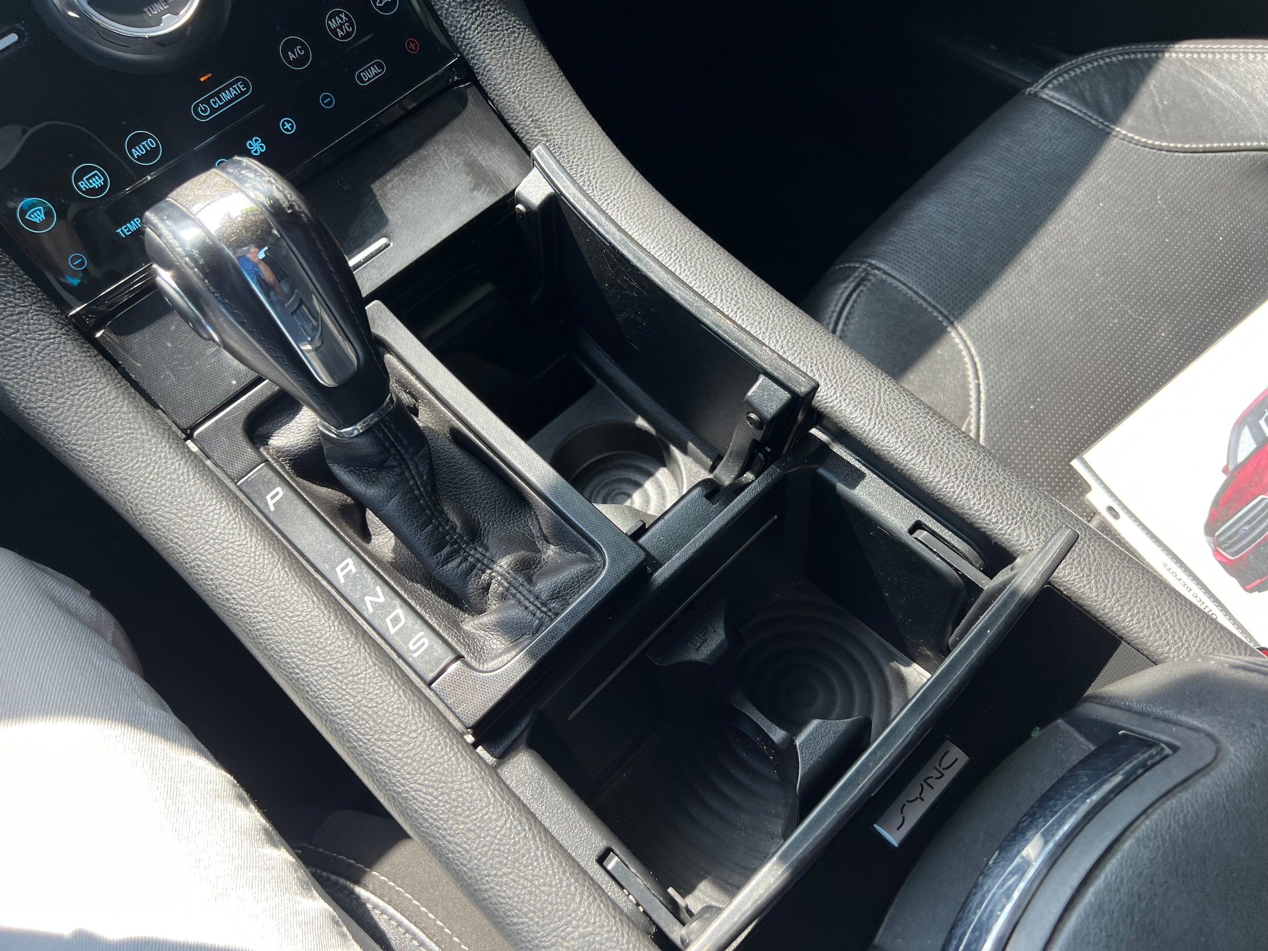 Used 2018 Ford Taurus Limited FWD image 14