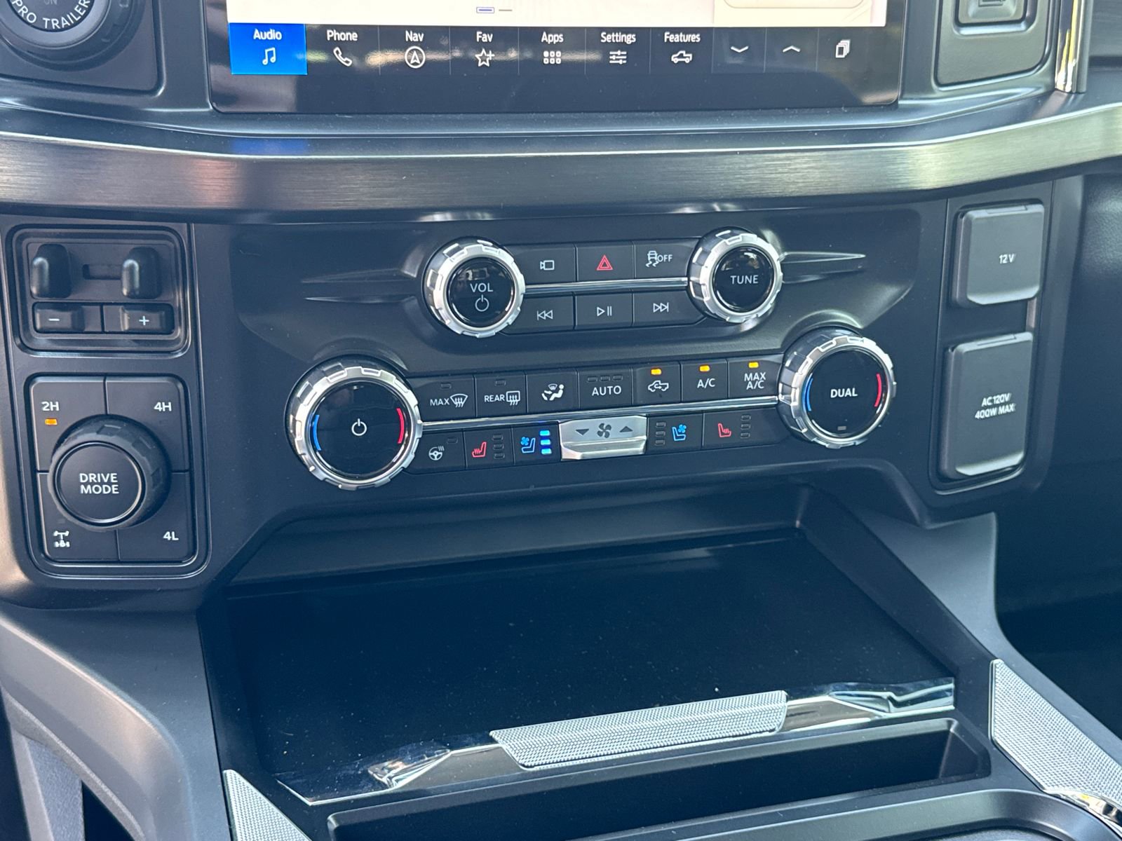 New 2025 Ford F250 Lariat w/ Lariat Ultimate Package image 30