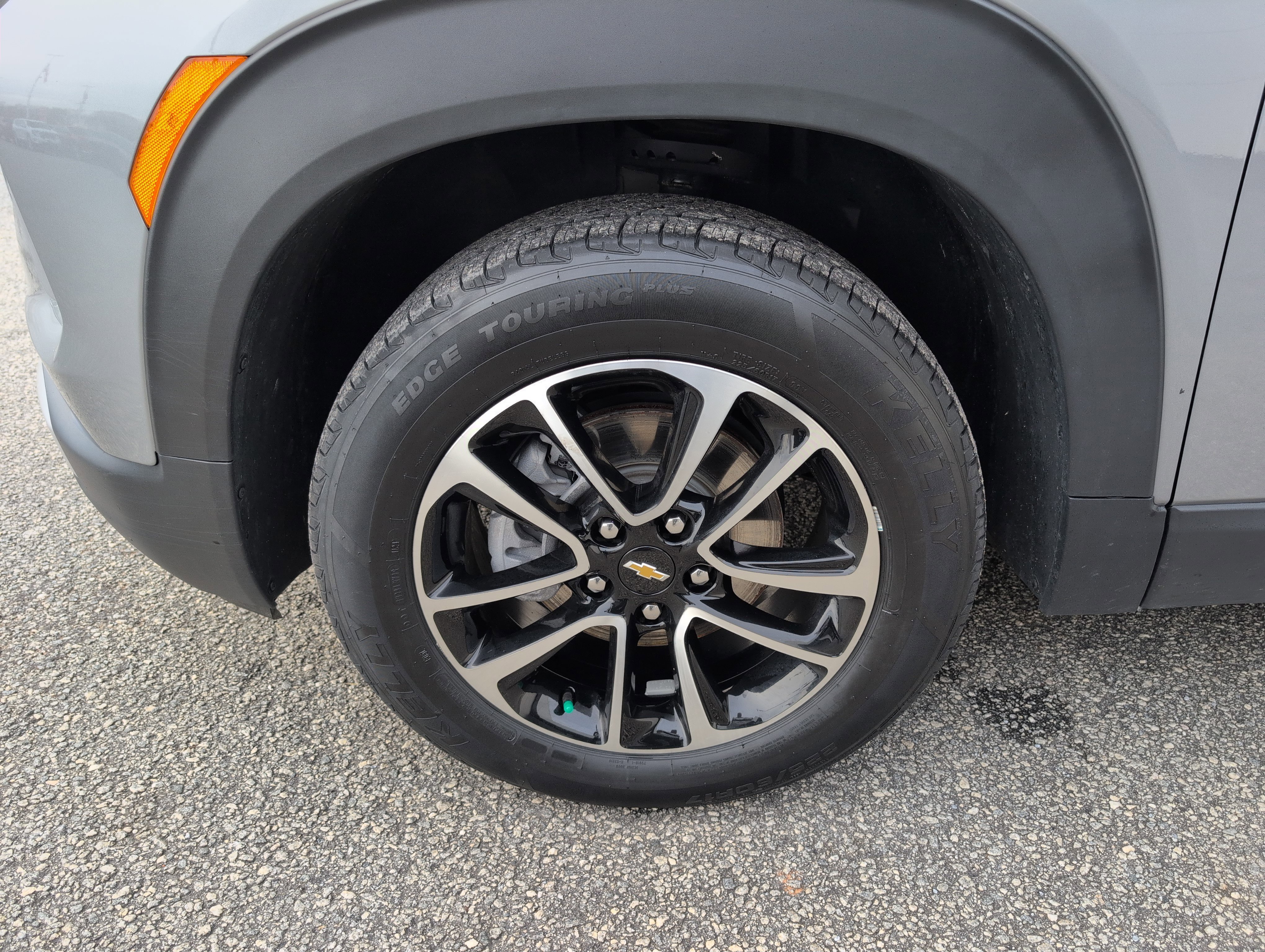 Used 2025 Chevrolet TrailBlazer LT image 2