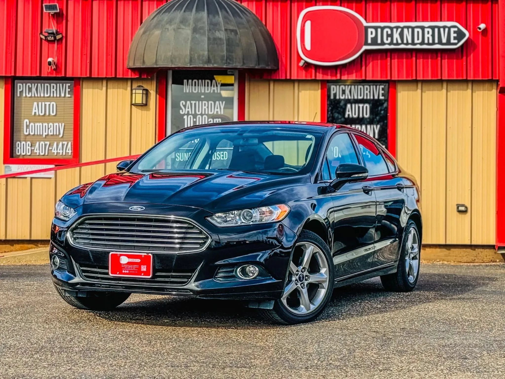 Used 2014 Ford Fusion SE FWD image 2