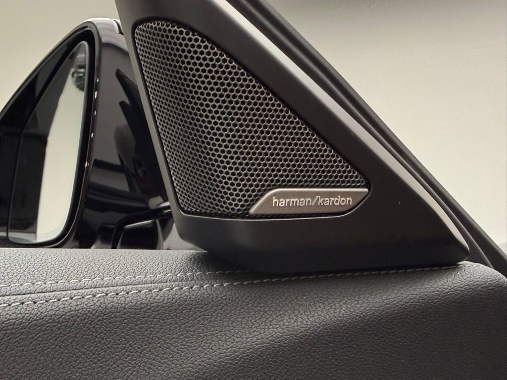 Used 2022 BMW Z4 M40i w/ Premium Package image 20