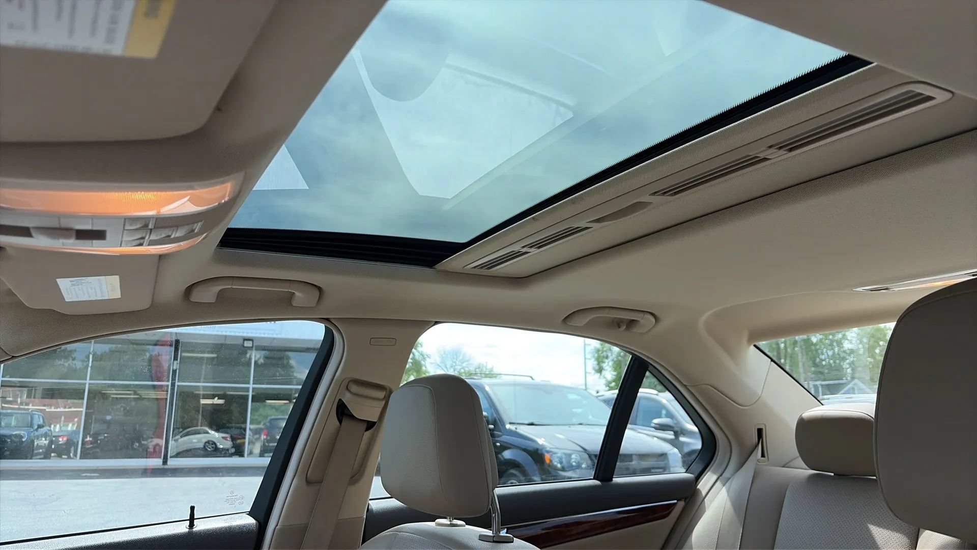 Used 2010 Mercedes-Benz C 300 4MATIC Sedan image 14