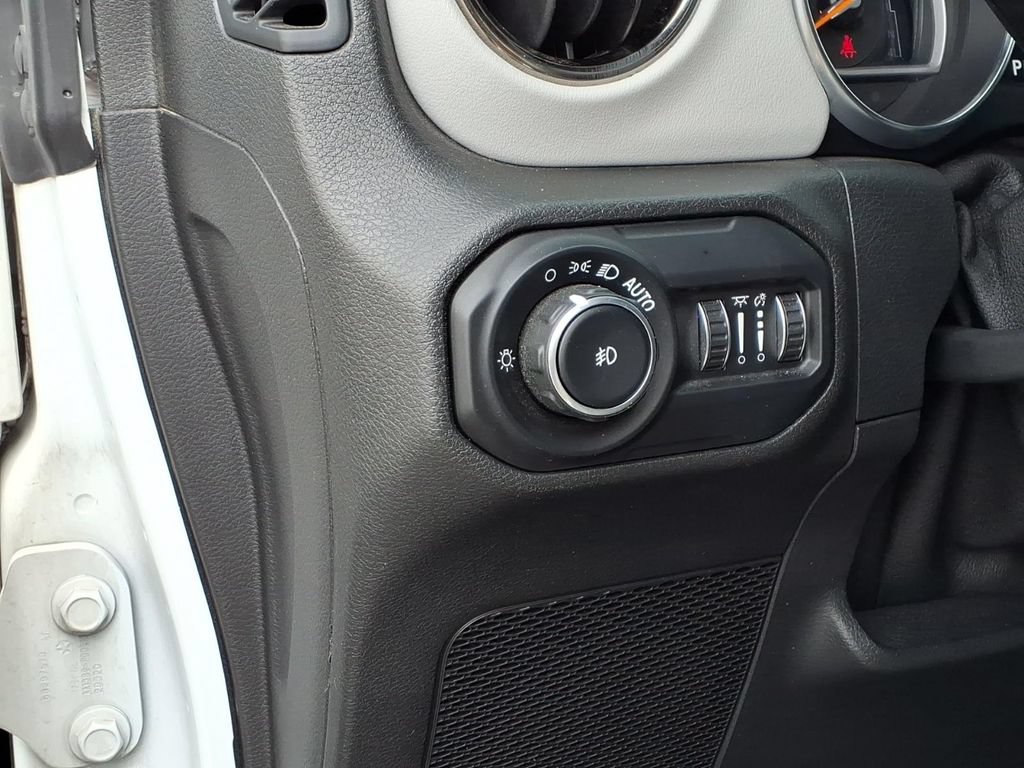 Used 2021 Jeep Wrangler Unlimited Sahara AWD/4WD image 10