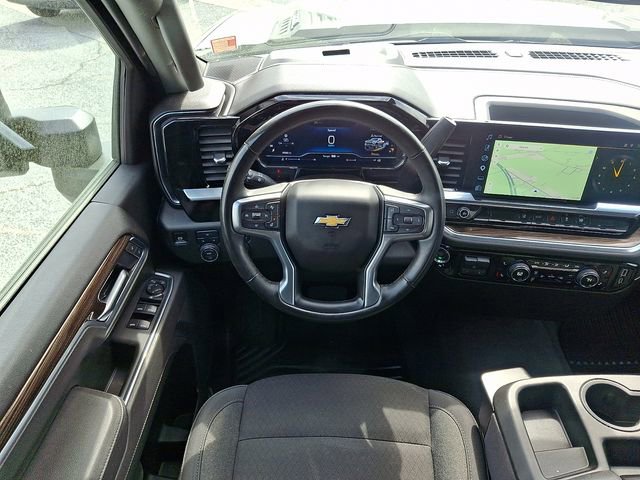 Used 2025 Chevrolet Silverado 2500 LT w/ Convenience Package image 11