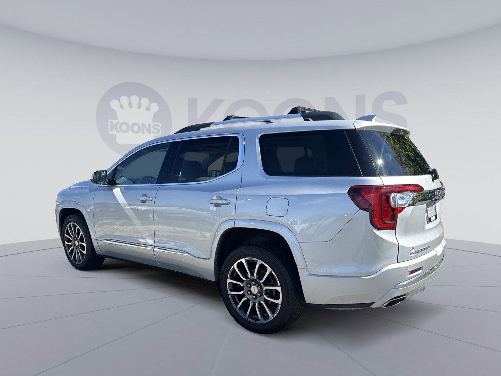 Used 2020 GMC Acadia Denali w/ Denali Ultimate Package AWD/4WD image 4