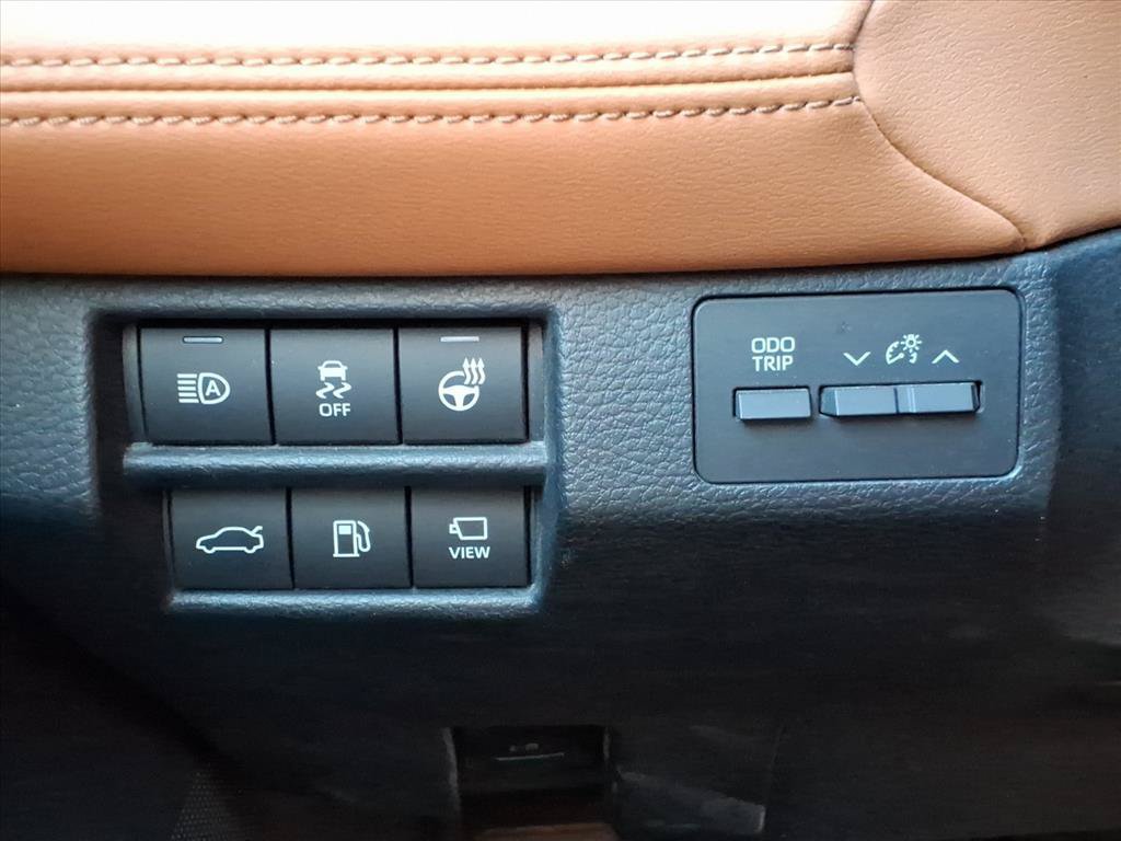 Used 2020 Toyota Avalon Limited w/ Advanced Safety Package FWD image 21