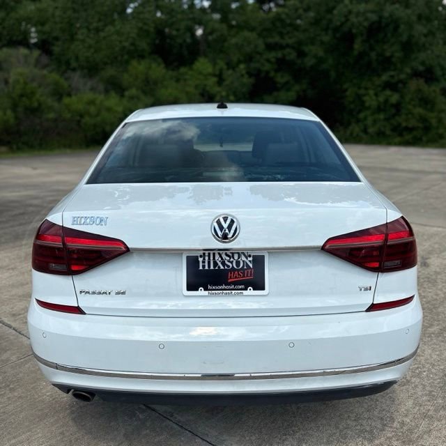 Used 2018 Volkswagen Passat 2.0T SE FWD image 4