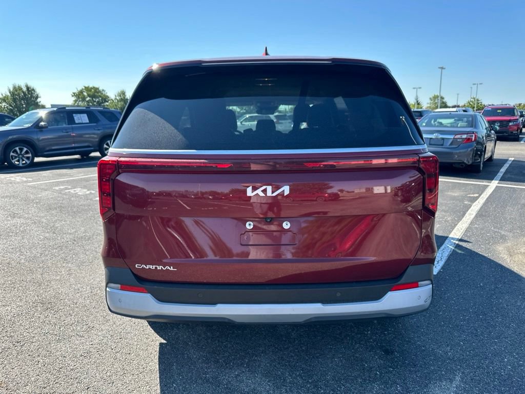 Used 2025 Kia Carnival FWD image 6