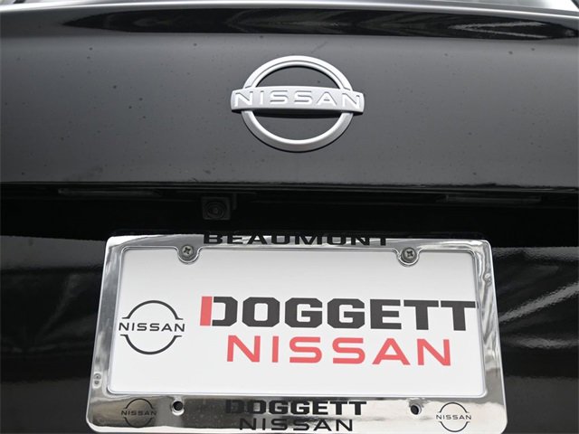 Used 2025 Nissan Versa SV w/ Trunk Package image 12