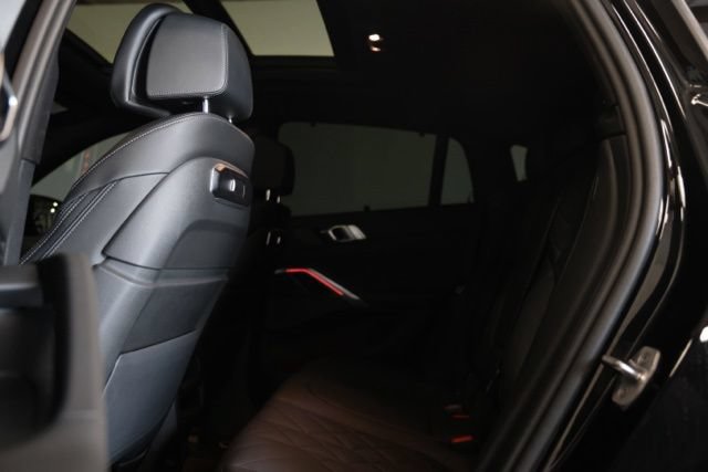 Used 2025 BMW X6 M60i w/ Parking Assistance Package AWD/4WD image 36