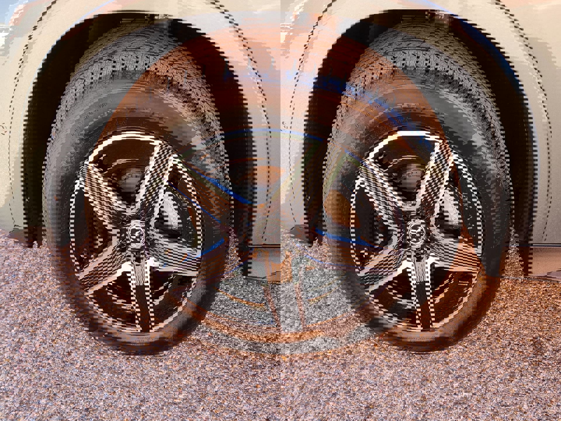 New 2025 Mercedes-Benz GLC 350e 4MATIC image 11