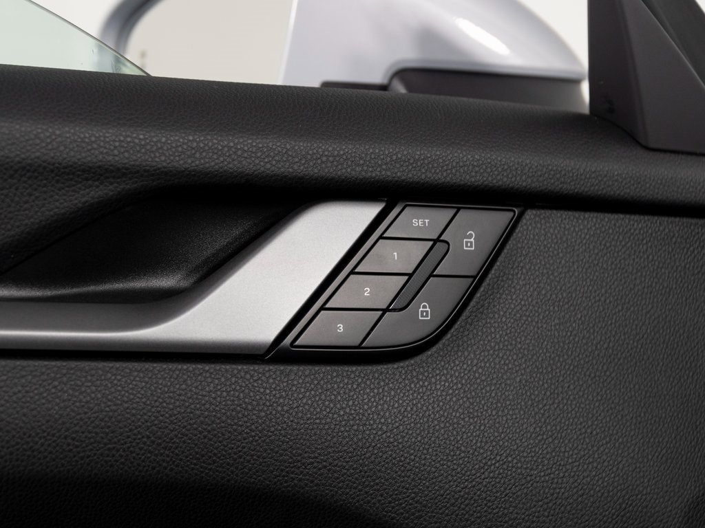 Certified 2025 Porsche 911 Carrera image 14