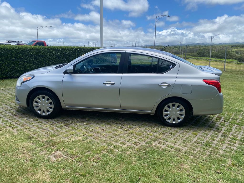 Used 2015 Nissan Versa SV FWD image 4