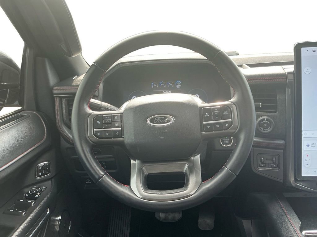 Used 2024 Ford Expedition Limited AWD/4WD image 18
