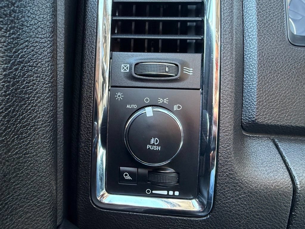 Used 2017 RAM 2500 Laramie w/ Convenience Group AWD/4WD image 10