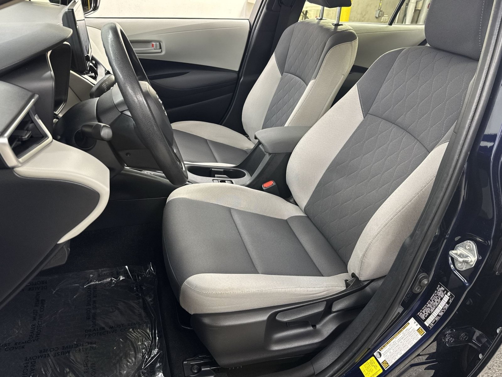 Used 2025 Toyota Corolla LE FWD image 4