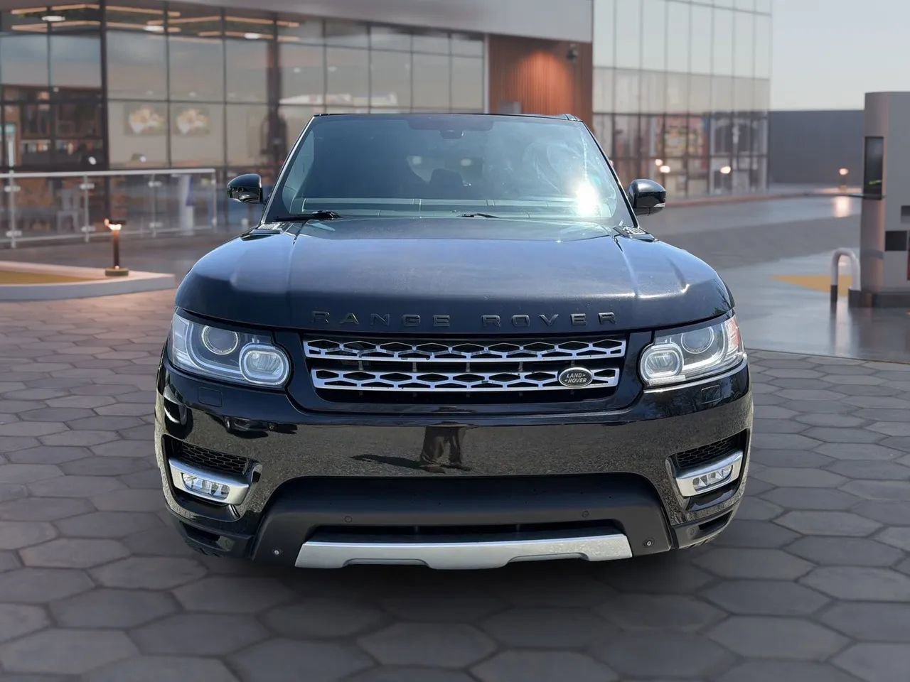 Used 2014 Land Rover Range Rover Sport HSE image 19
