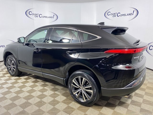 Certified 2023 Toyota Venza LE image 4