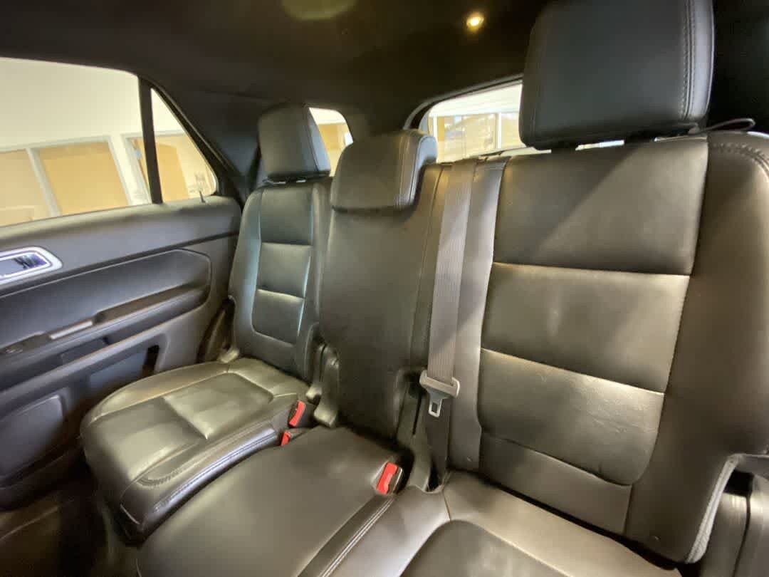 Used 2013 Ford Explorer XLT AWD/4WD image 24