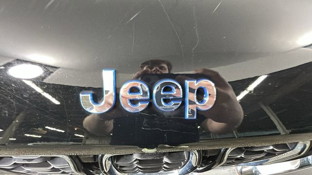 Used 2024 Jeep Grand Cherokee Limited 4xe AWD/4WD image 9