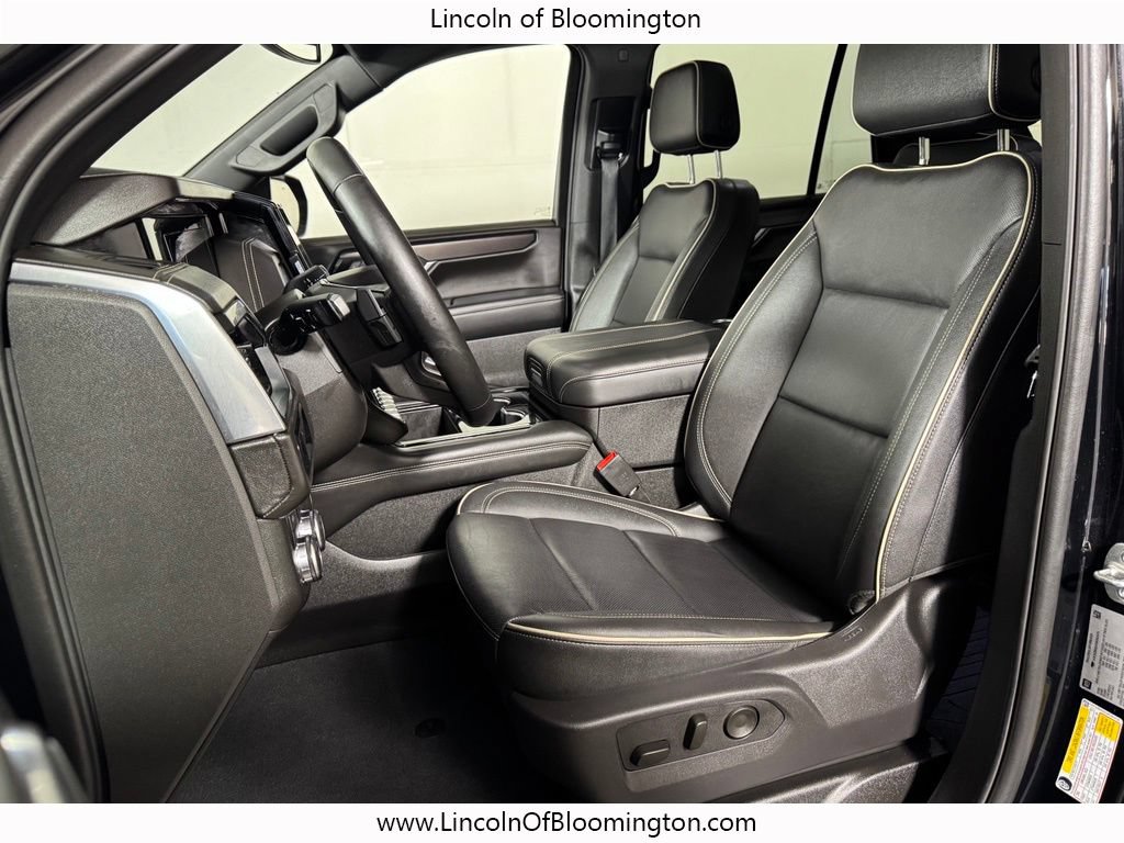 Used 2025 GMC Yukon Elevation AWD/4WD image 17