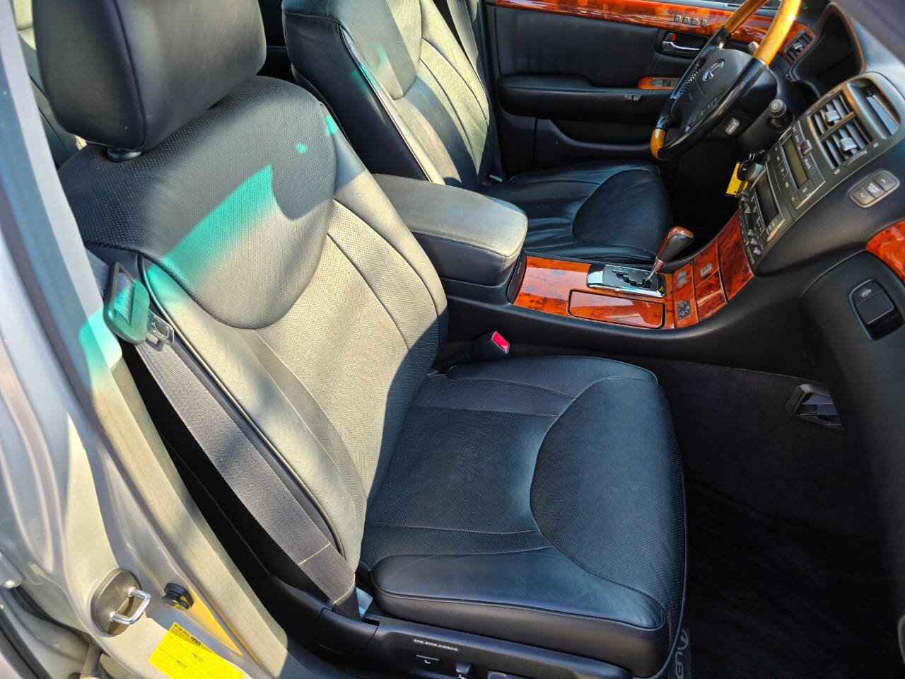 Used 2005 Lexus LS 430 image 29