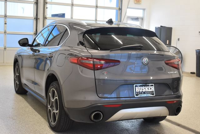 Used 2018 Alfa Romeo Stelvio Ti AWD/4WD image 10
