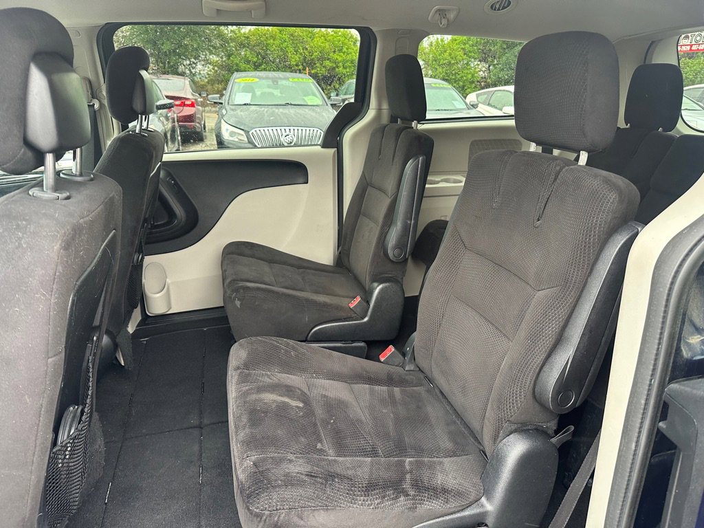 Used 2014 Dodge Grand Caravan SXT image 11