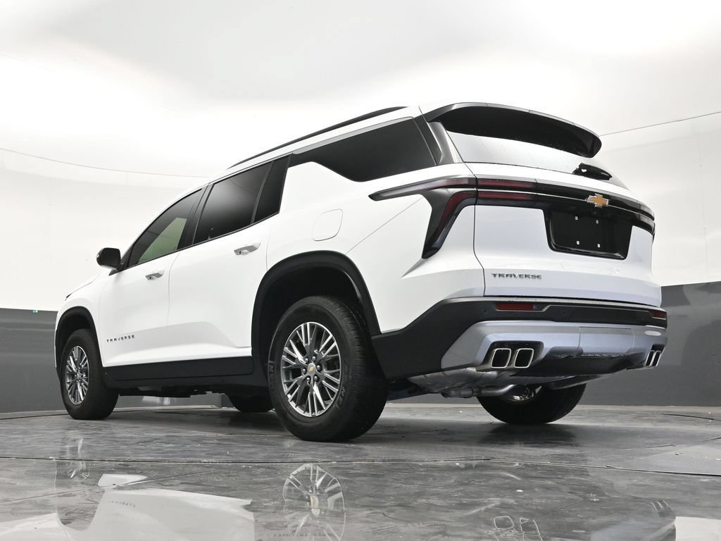 Used 2025 Chevrolet Traverse LT FWD image 22