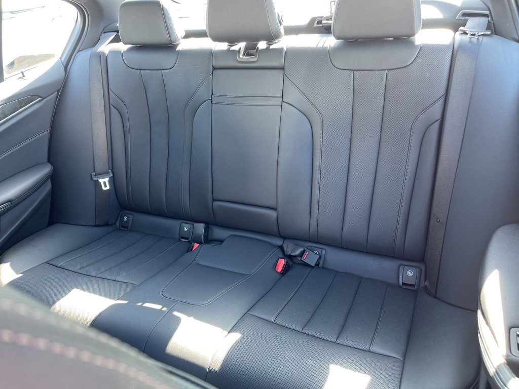 Used 2022 BMW 540i w/ Premium Package image 23