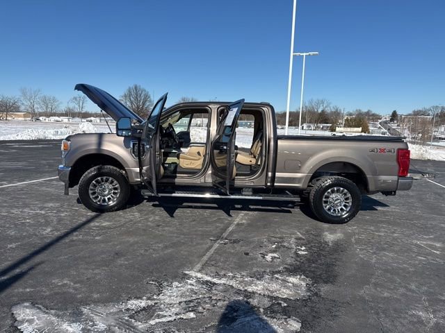 Used 2020 Ford F350 Lariat w/ Chrome Package image 11
