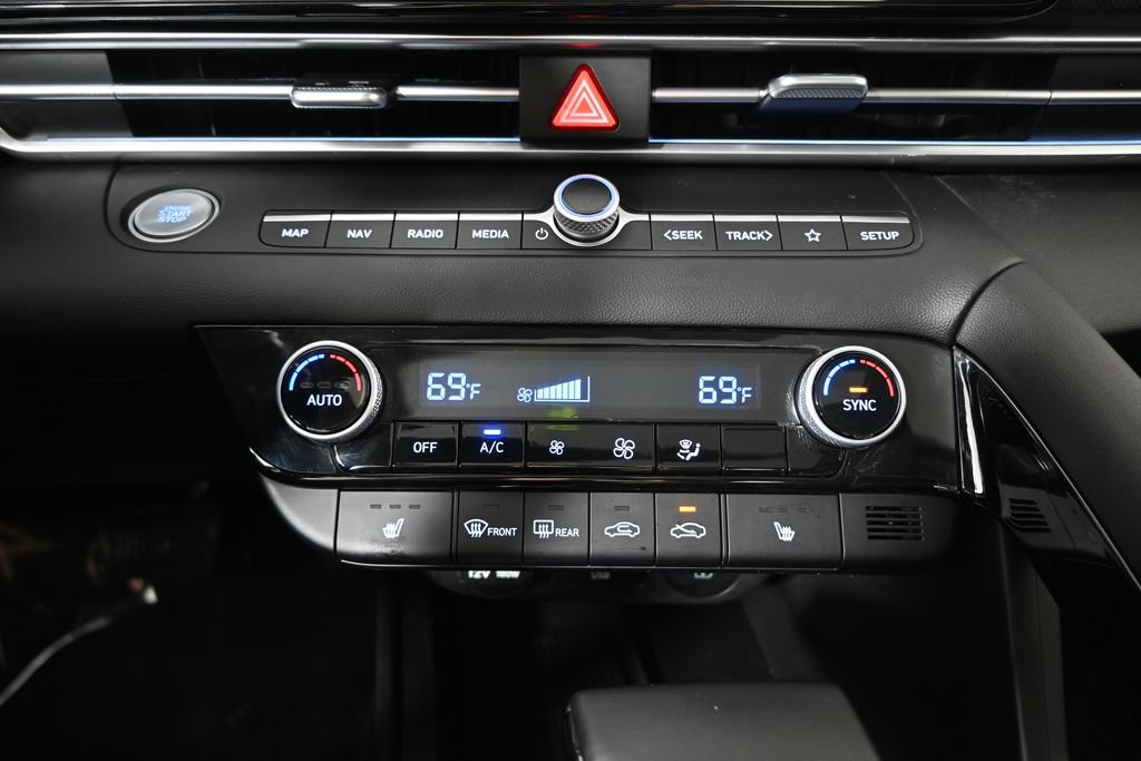 Used 2024 Hyundai Elantra SEL w/ Convenience Package FWD image 28