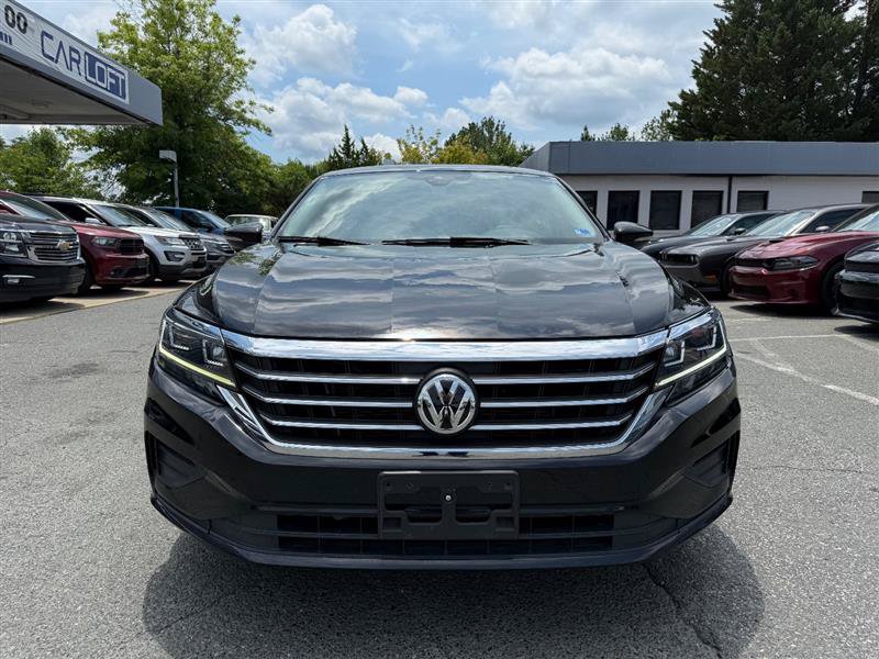 Used 2022 Volkswagen Passat 2.0T SE FWD image 2