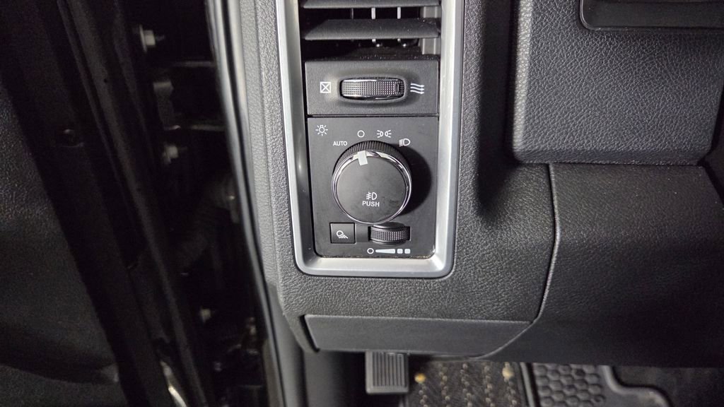 Used 2017 RAM 2500 Limited image 18