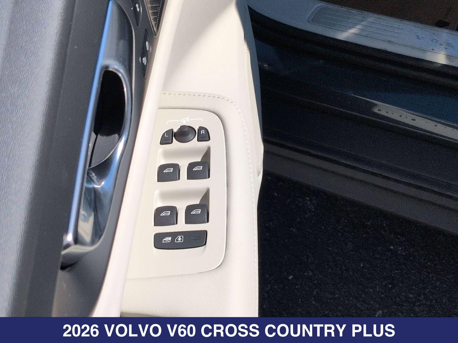 New 2026 Volvo V60 B5 Cross Country Plus w/ Protection Package Premier AWD/4WD image 9