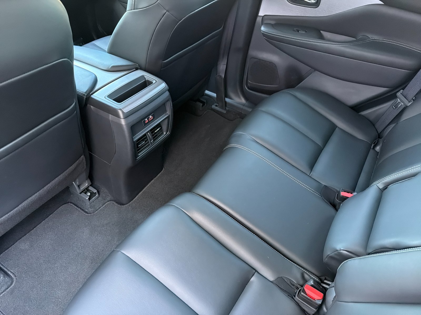 Used 2023 Nissan Murano SV FWD image 14