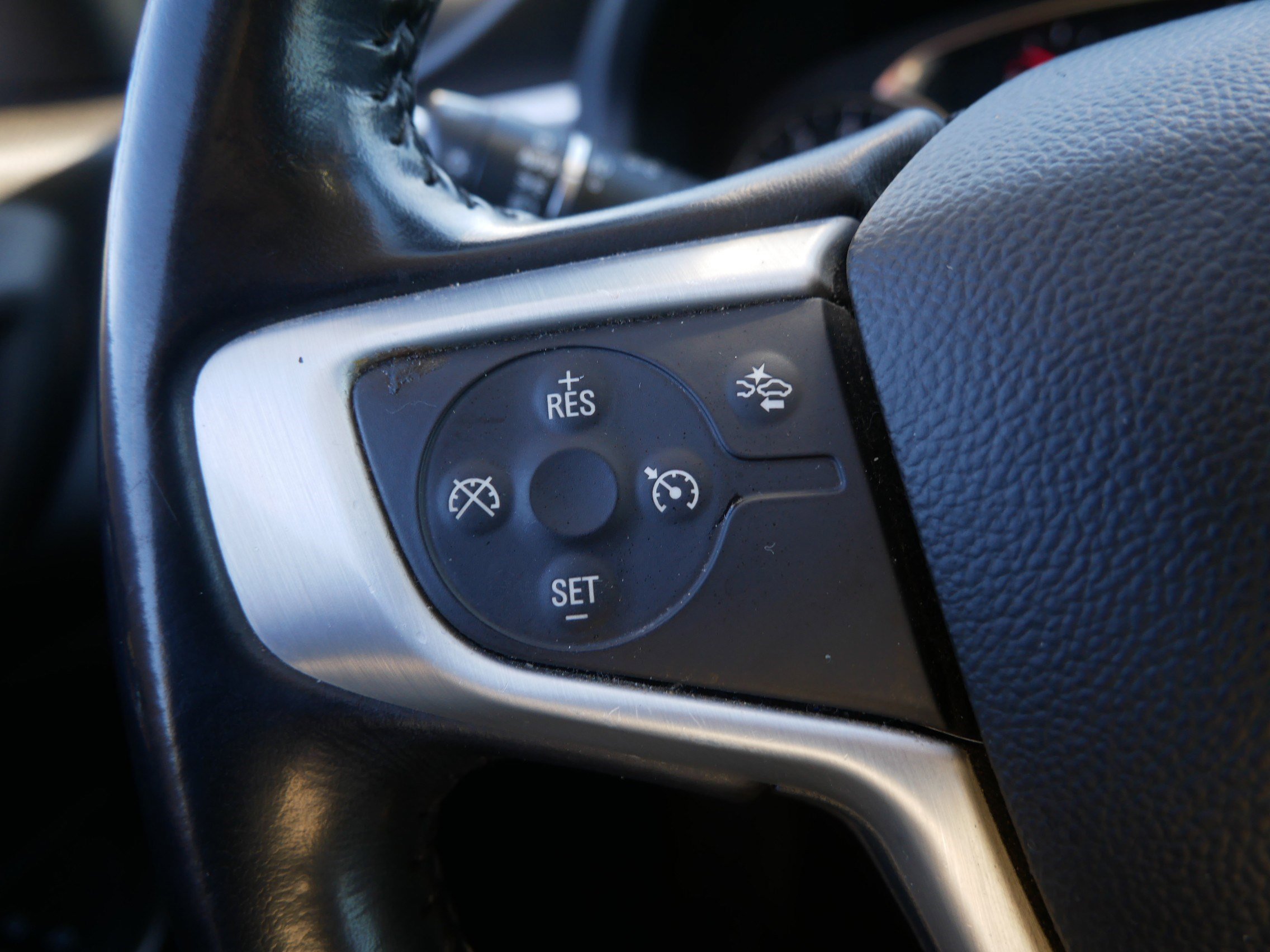 Used 2021 GMC Acadia SLT image 23