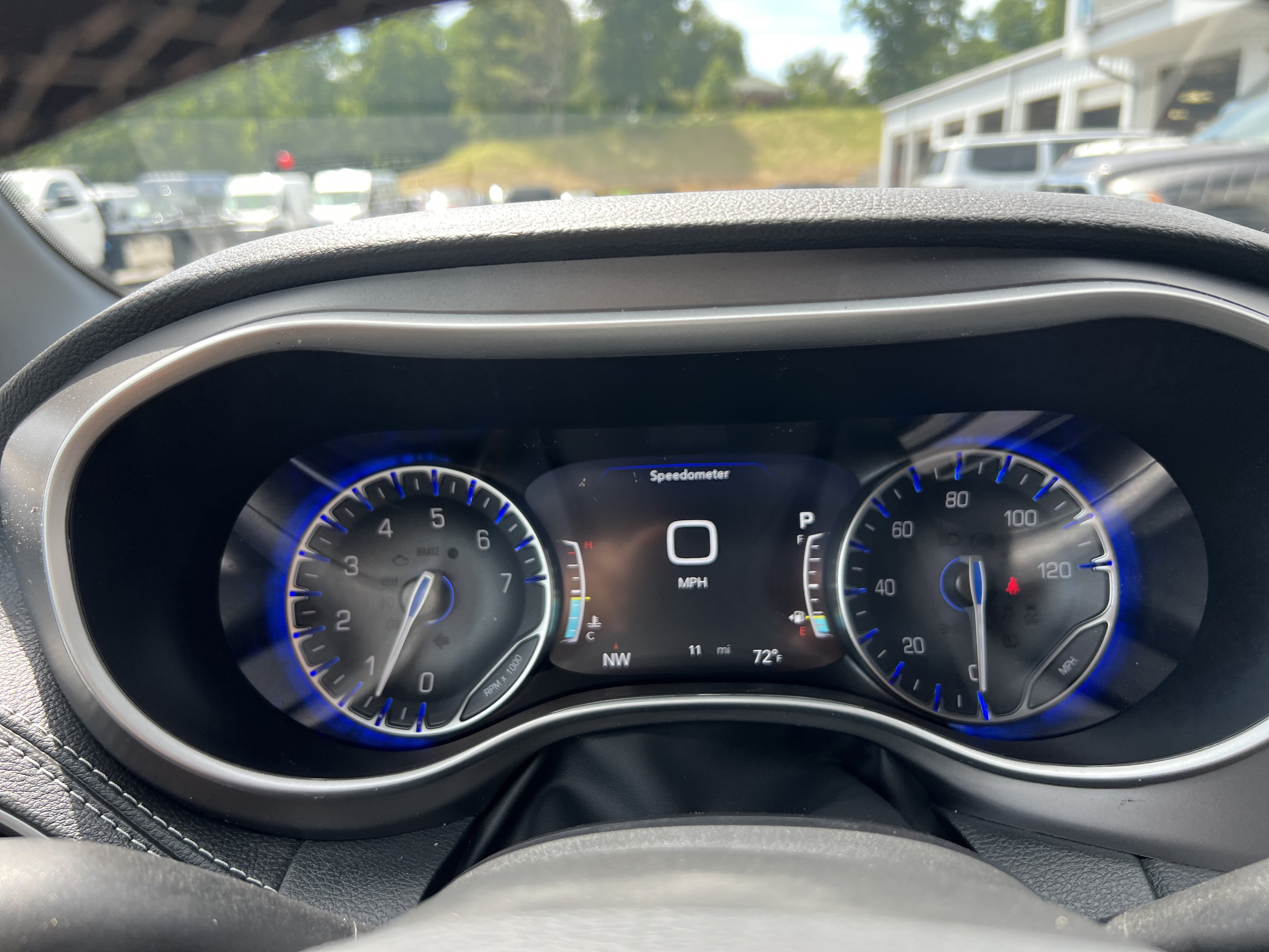 New 2027 Chrysler Pacifica Select FWD image 24